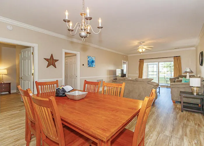 Ground Floor 3 Bedroom Condo! Magnolia Pointe 105! Sleeps 6 Guests