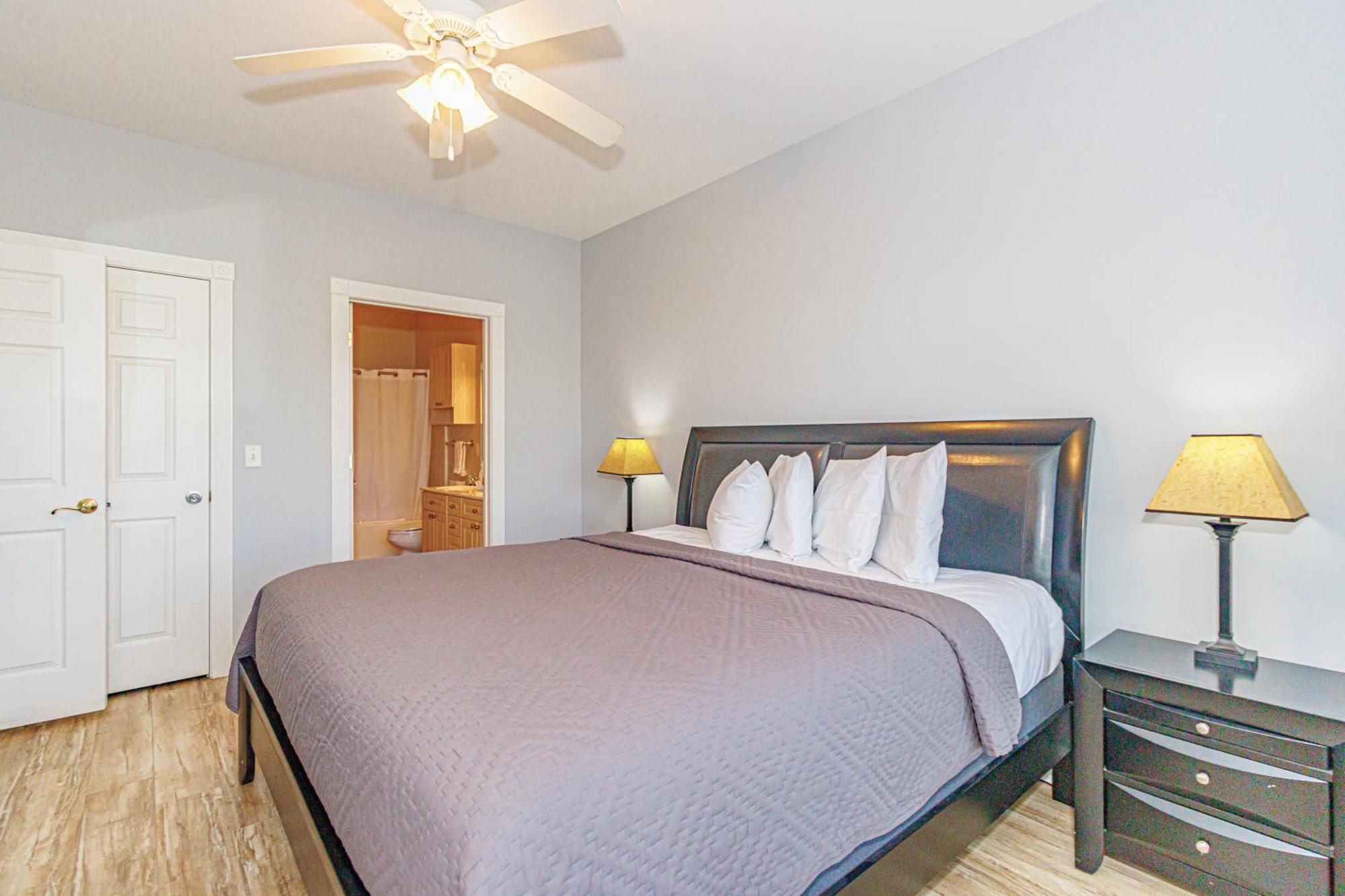 Ground Floor 3 Bedroom Condo! Magnolia Pointe 105! Sleeps 6 Guests *